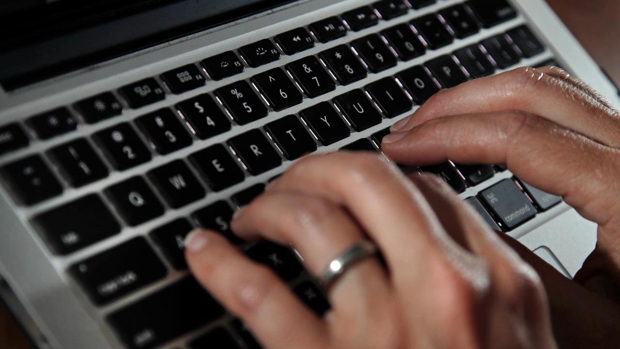 Compra una bici online e gli rubano l’identità: indagato per truffa da tre procure