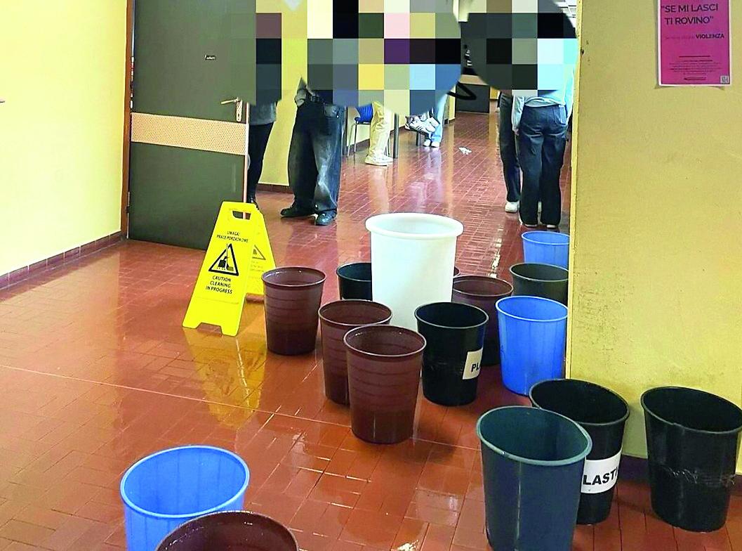 Secchi, studenti in sciopero perché piove dentro
