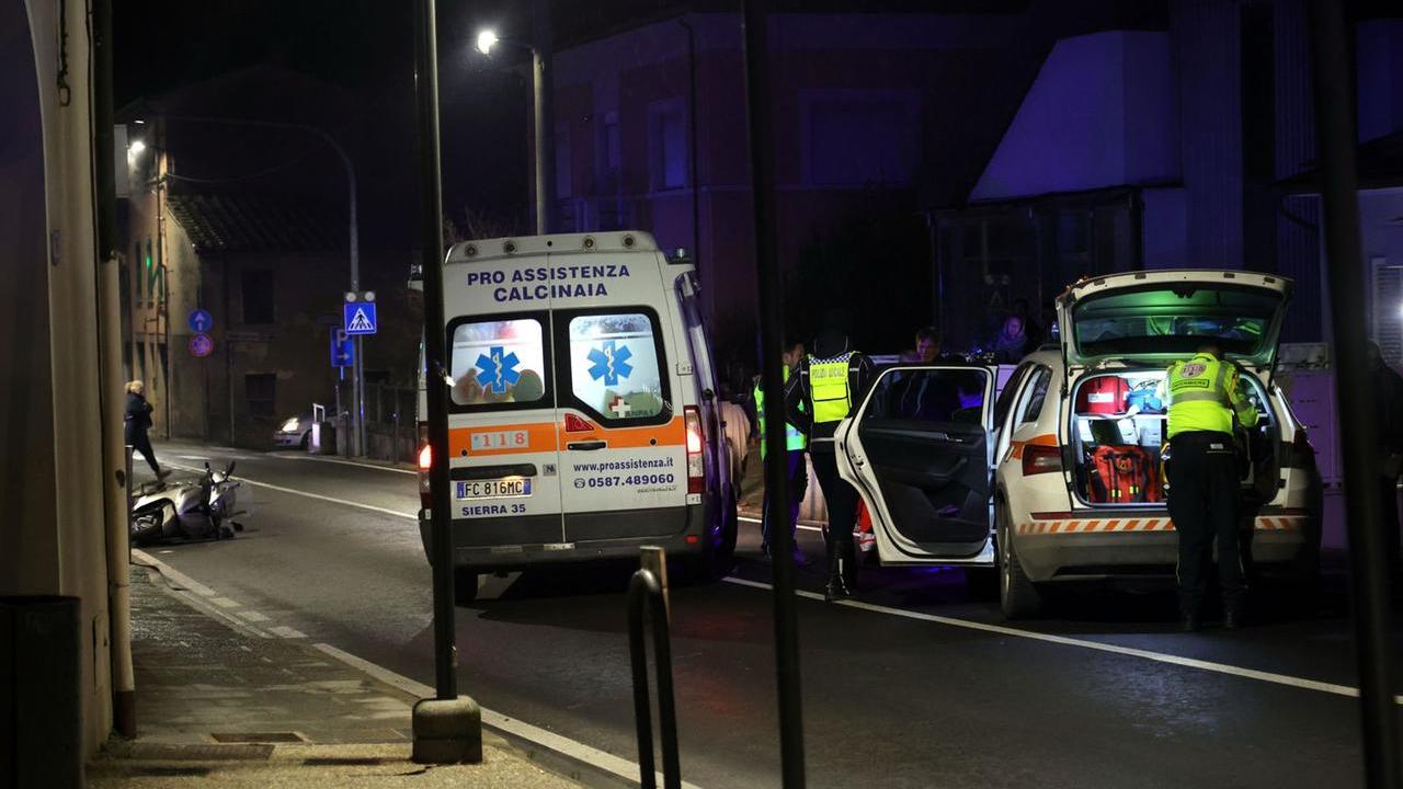 Il personale sanitario sul luogo dell'incidente (foto Stick)