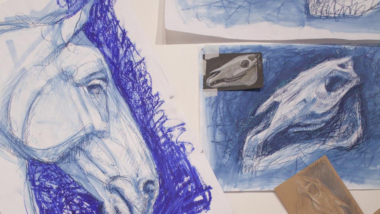 Il fantastico mondo di Nani Tedeschi, in dialogo con la contemporaneità
