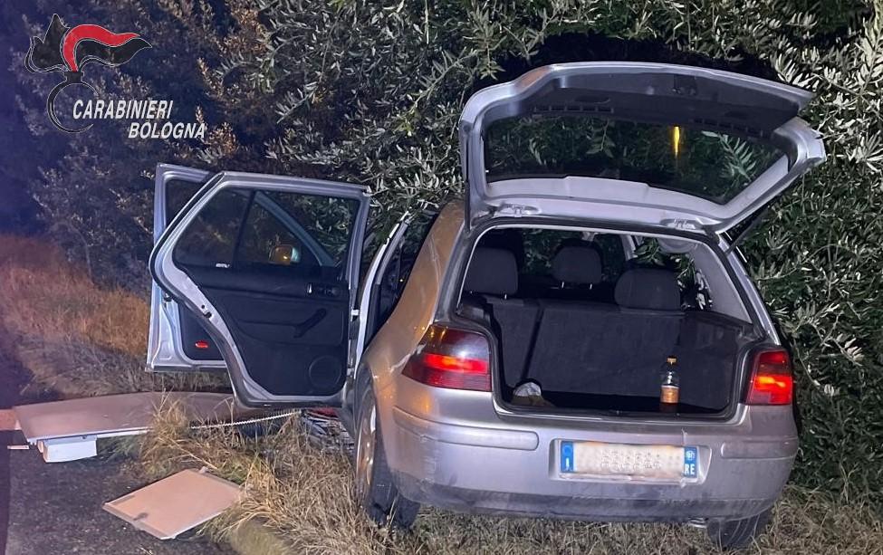 
	L'auto dopo lo schianto a Camposanto

