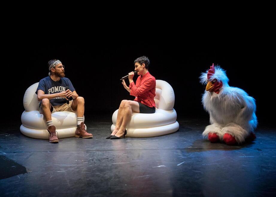 Lo show degli show, a Livorno va in scena "Overload" la vita reale tra ossessioni e caos