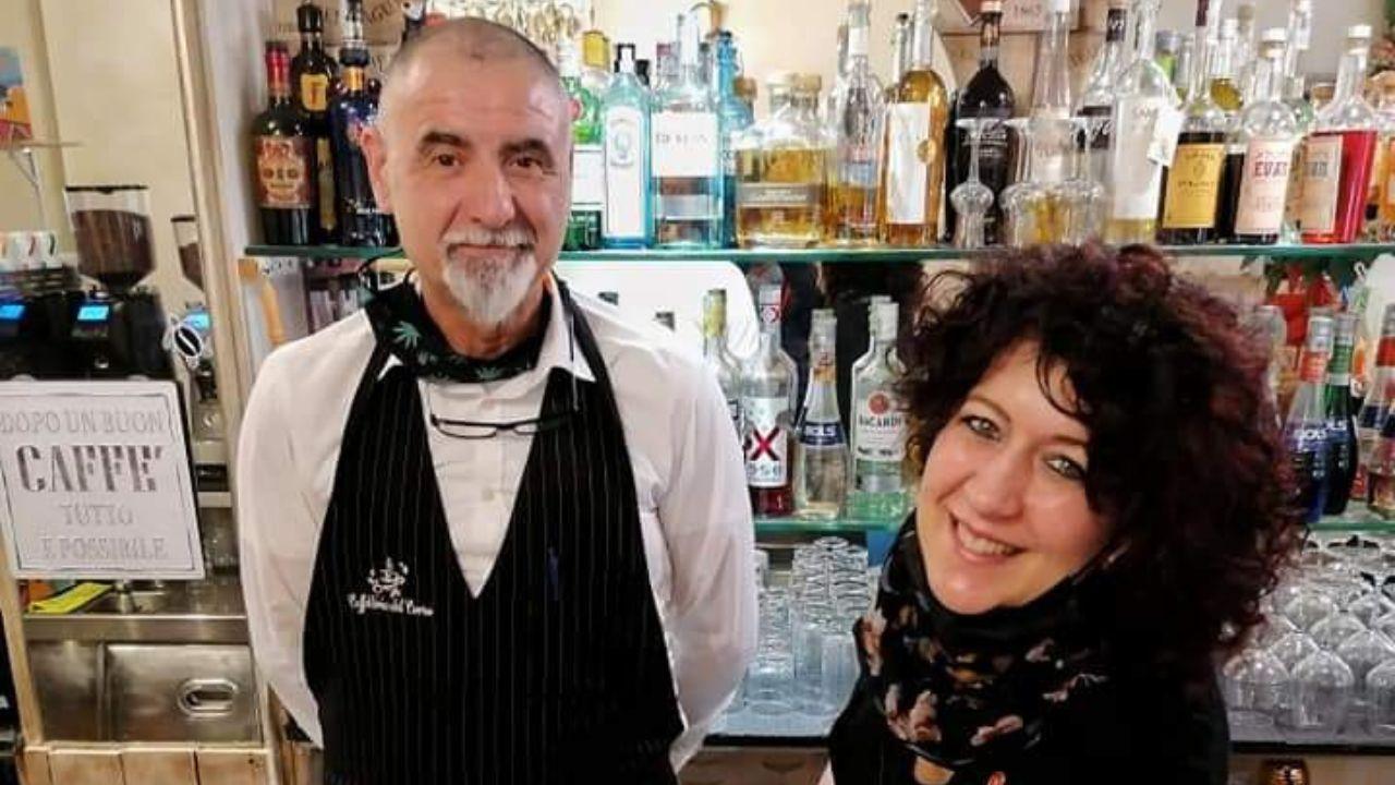 Laura Doni e Giorgio Merlini al bancone della “Caffetteria del Corso"