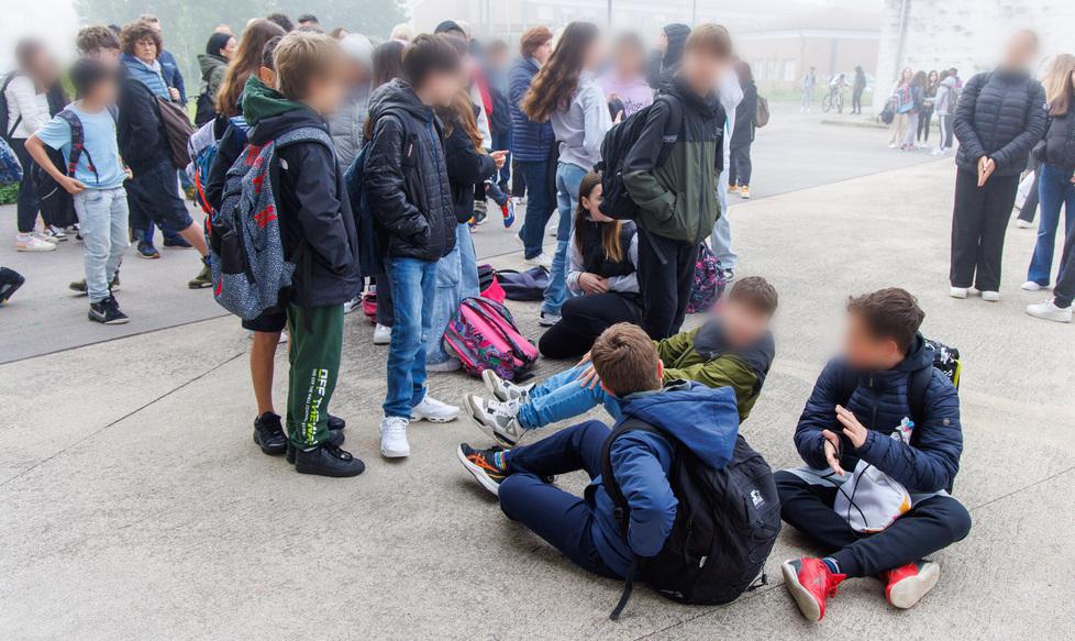 Cento, ragazzi a scuola coi coltelli e i genitori si ribellano<br type="_moz" />
