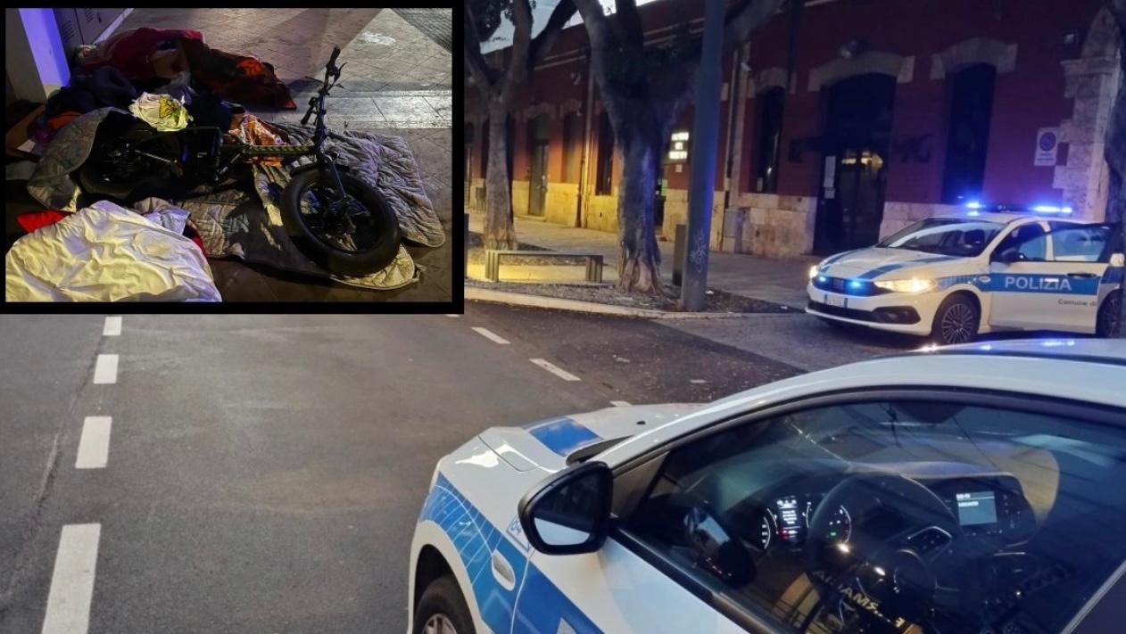 Zaino, bici elettrica, carte di credito: la polizia locale ritrova refurtiva tra i rifiuti abbandonati
