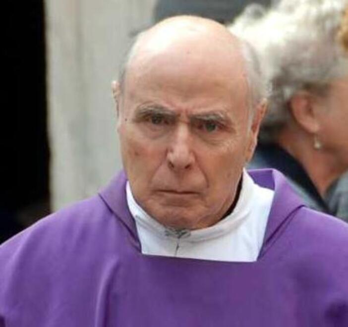 Carrara, l’addio a don Giuseppe Carpena<br>
