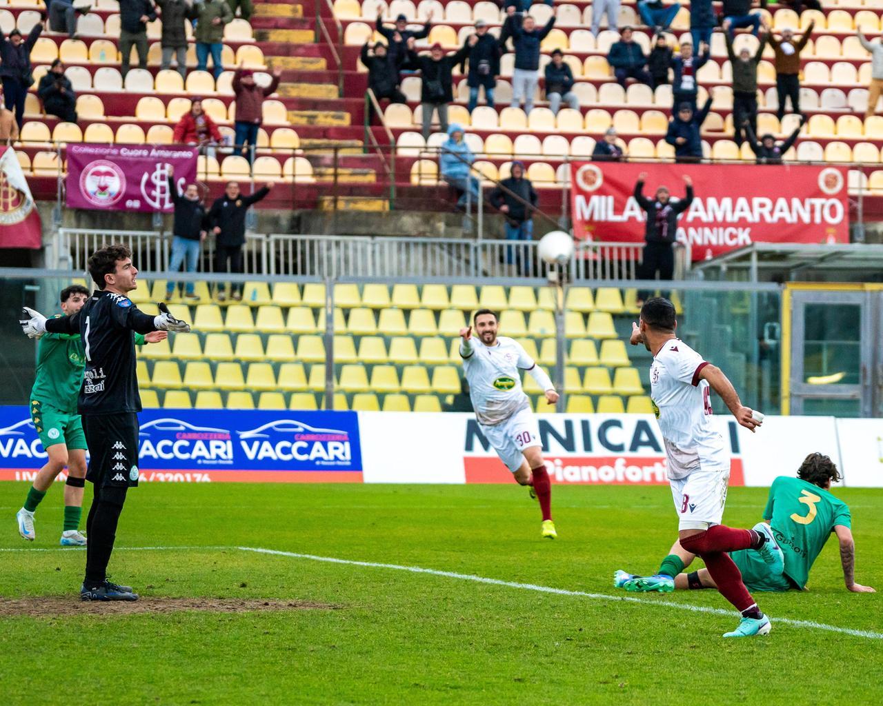 Il Livorno a Grosseto, è tempo di storia: esodo dei tifosi amaranto. Le scelte di Indiani