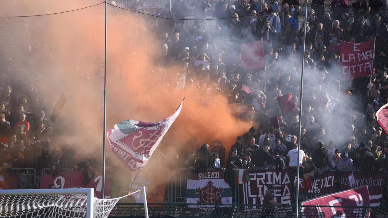 I tifosi amaranto allo Zecchini (foto Bf)
