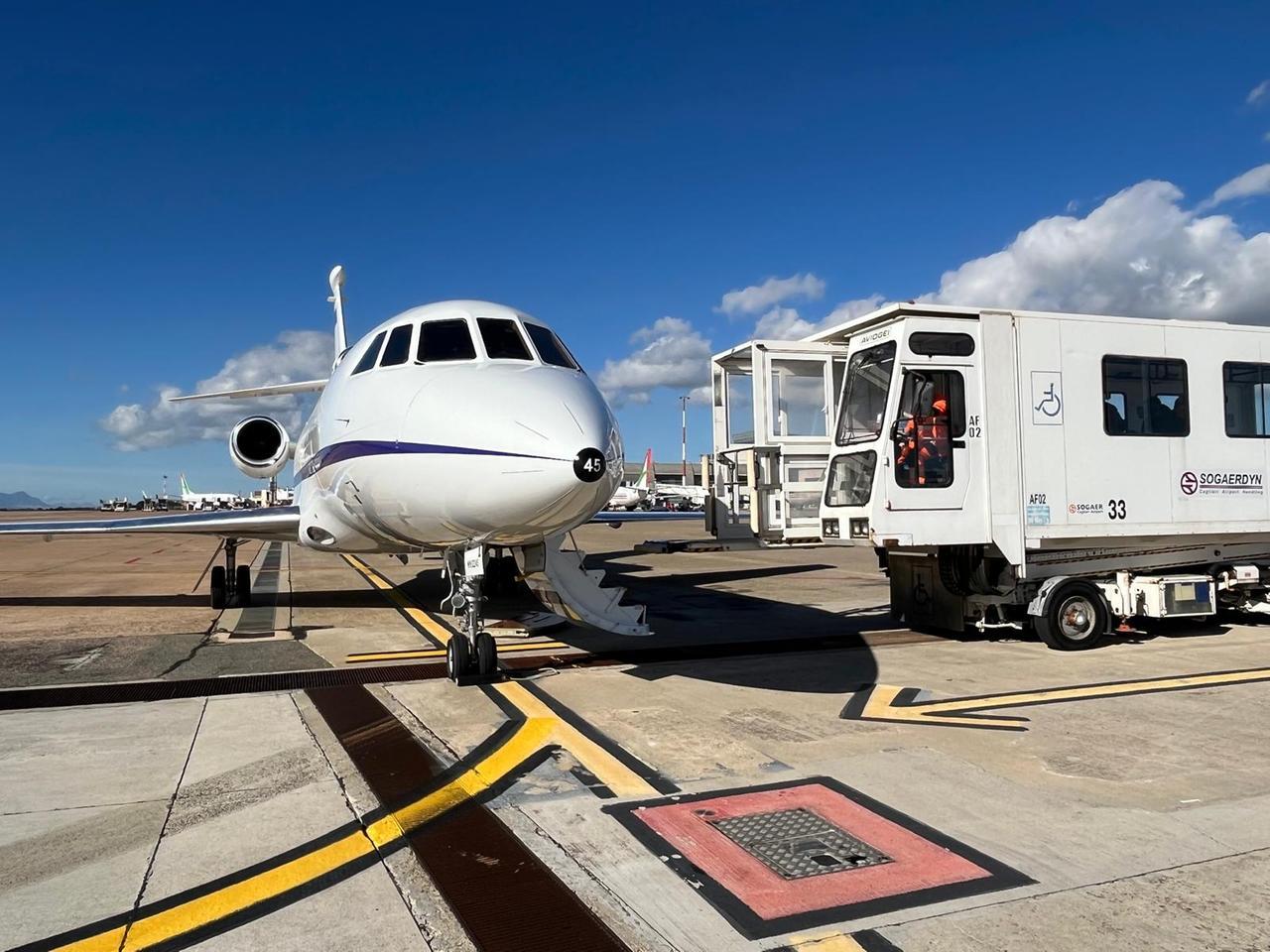 Da Cagliari a Milano su un volo militare: corsa contro il tempo per salvare una donna