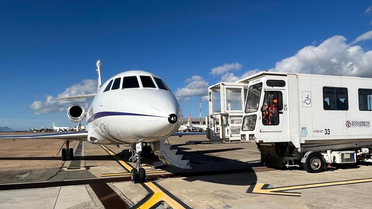 Da Cagliari a Milano su un volo militare: corsa contro il tempo per salvare una donna