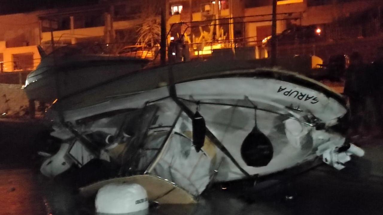 Il semicabinato Garupa al porto dell'Isola Rossa 