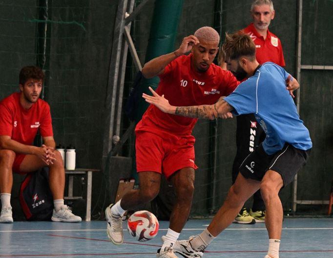 
	Mattias Gningue con il numero 10 durante un'azione

