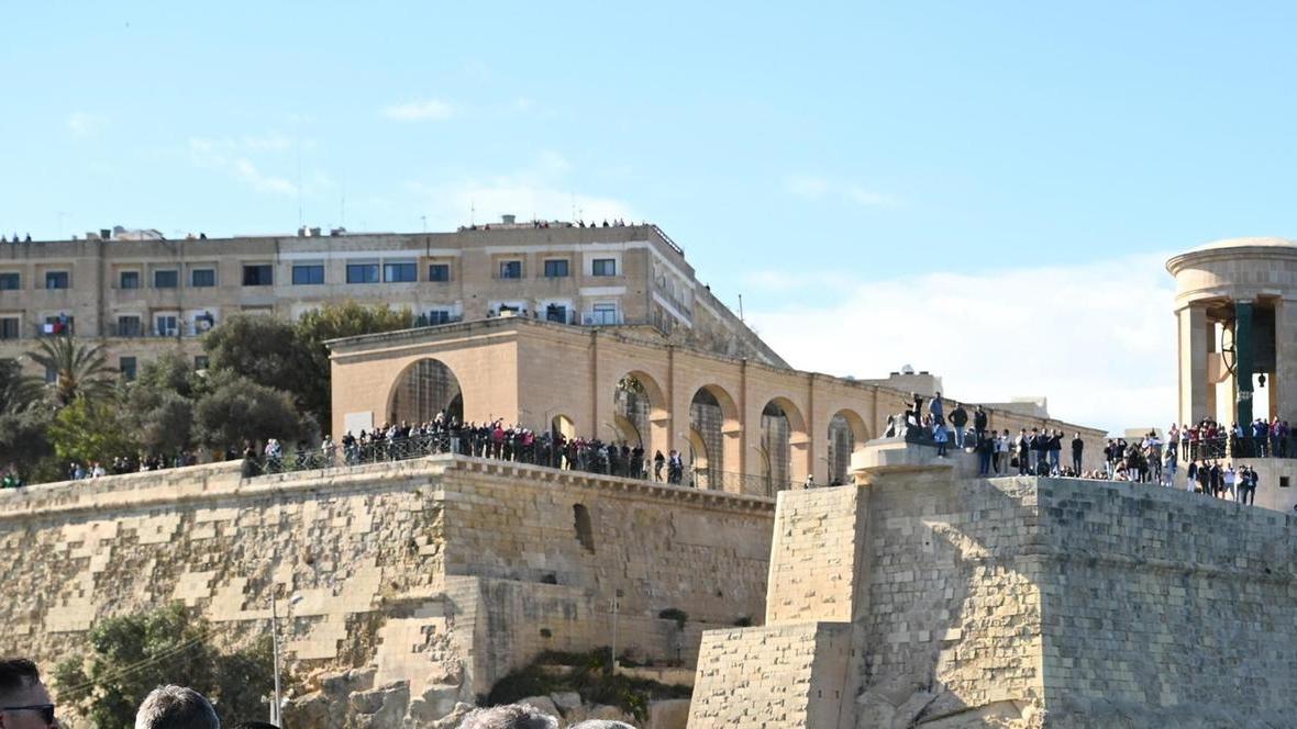 Ragazza di Arzachena precipita dal quarto piano di un hotel di Malta