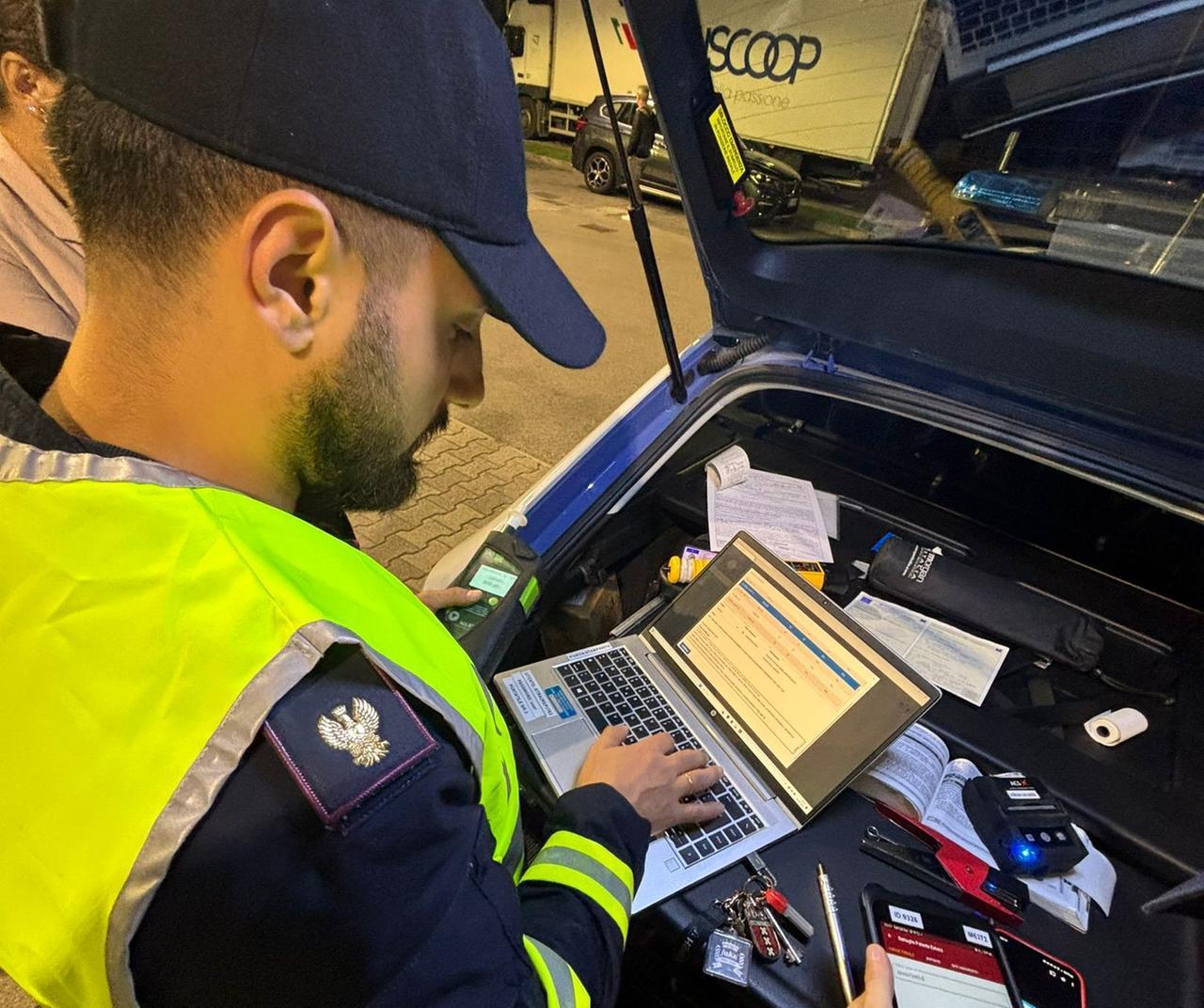 Controlli sulle strade: quattro patenti ritirate per guida in stato di ebbrezza
