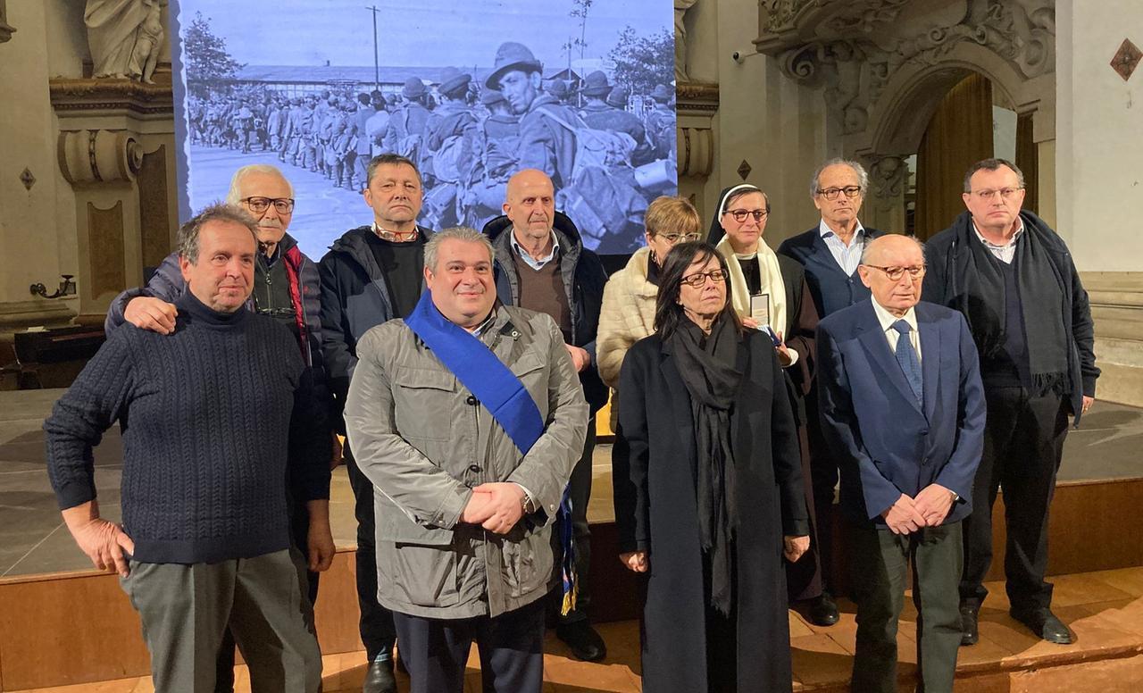 
	La cerimonia in San Carlo con i famigliari degli otto internati militari

