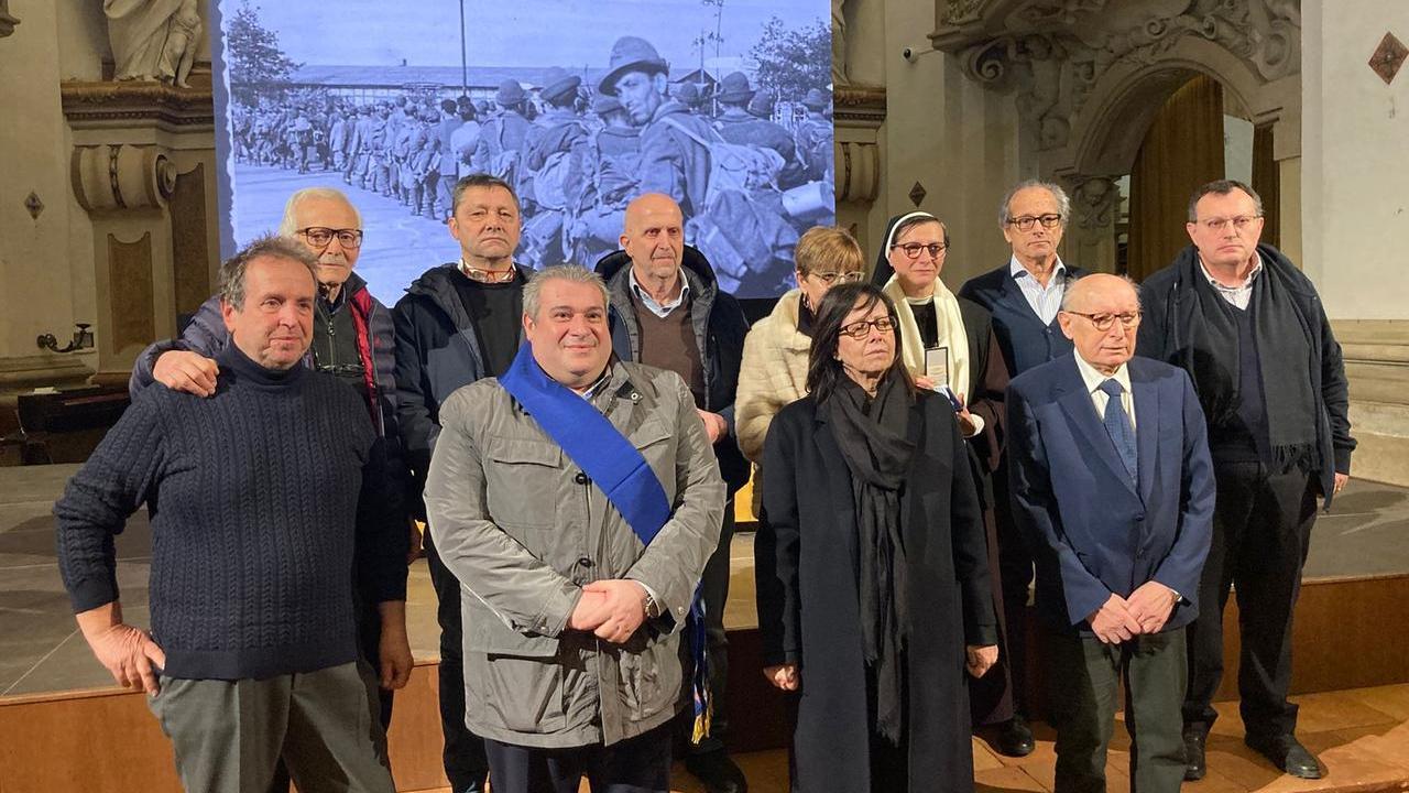 La cerimonia in San Carlo con i famigliari degli otto internati militari