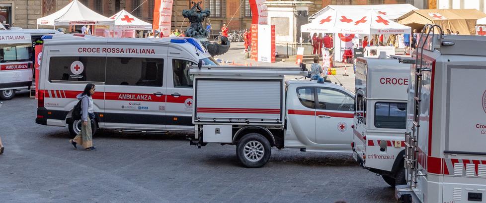 Firenze, picchiano due volontari che li stanno soccorrendo: «Mi chiedo se ne valga ancora la pena»
