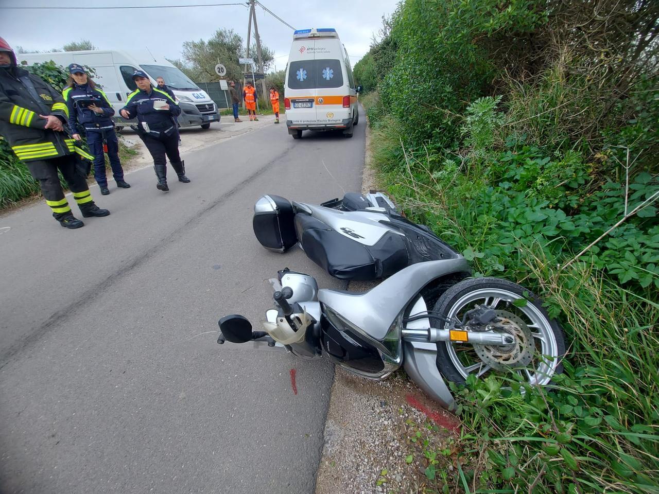Con la moto contro un furgone: 58enne in ospedale