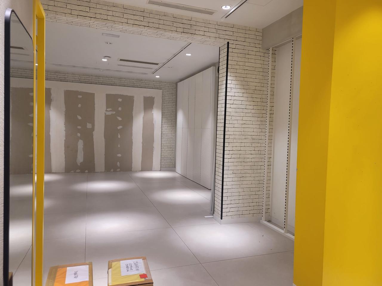 
	Il negozio che ospitava Tezenis ora &egrave; vuoto

