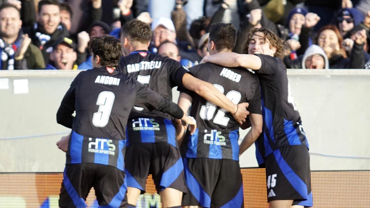 Pisa, come una sfida con Sinner: anche qui “no trips for cats”