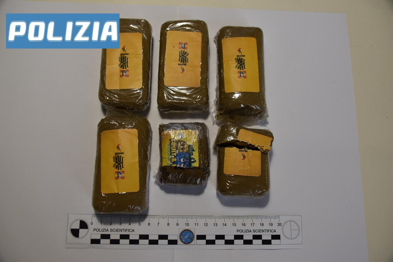 Lucca, non si ferma all’alt della polizia: arrestato