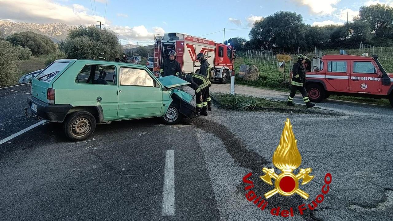 Quattro feriti in un incidente sulla strada tra Nuoro e Orgosolo
