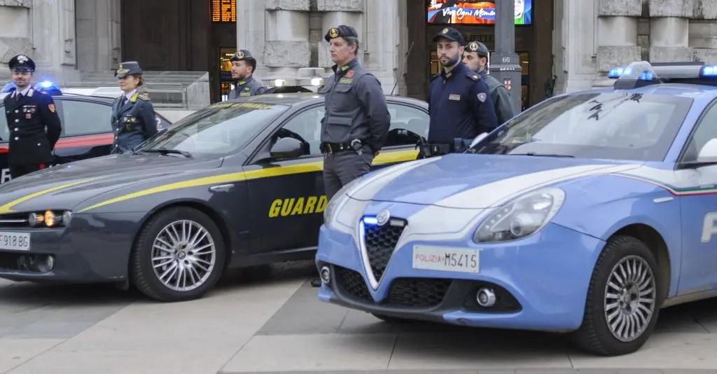 Grosseto: presi con i coltelli in tasca, scattano i sequestri