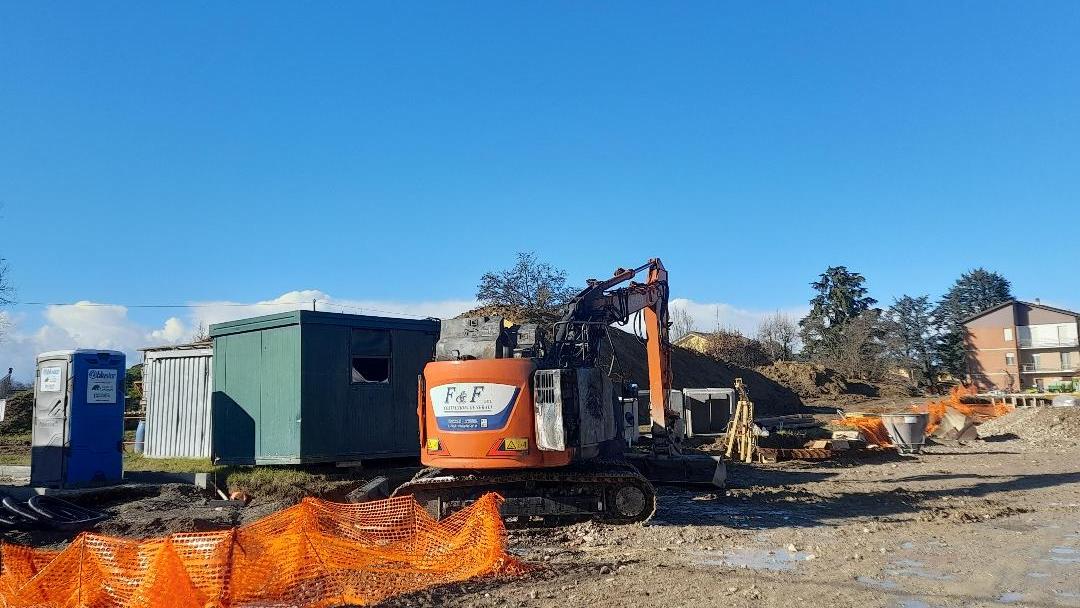 Incendio nel cantiere. «Non abbiamo mai ricevuto minacce»