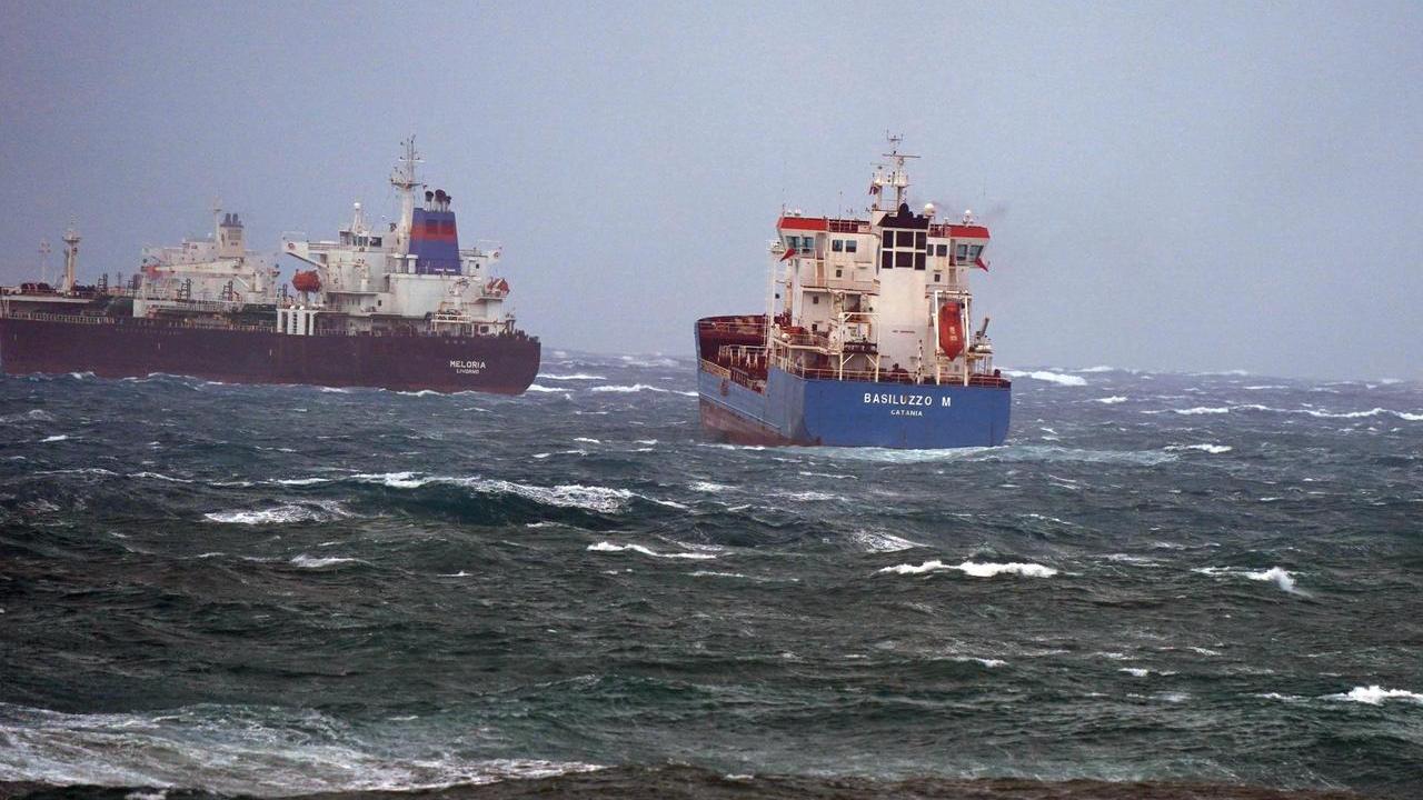 Lavoro portuale temporaneo, niente intesa tra sindacati e associazione compagnie portuali