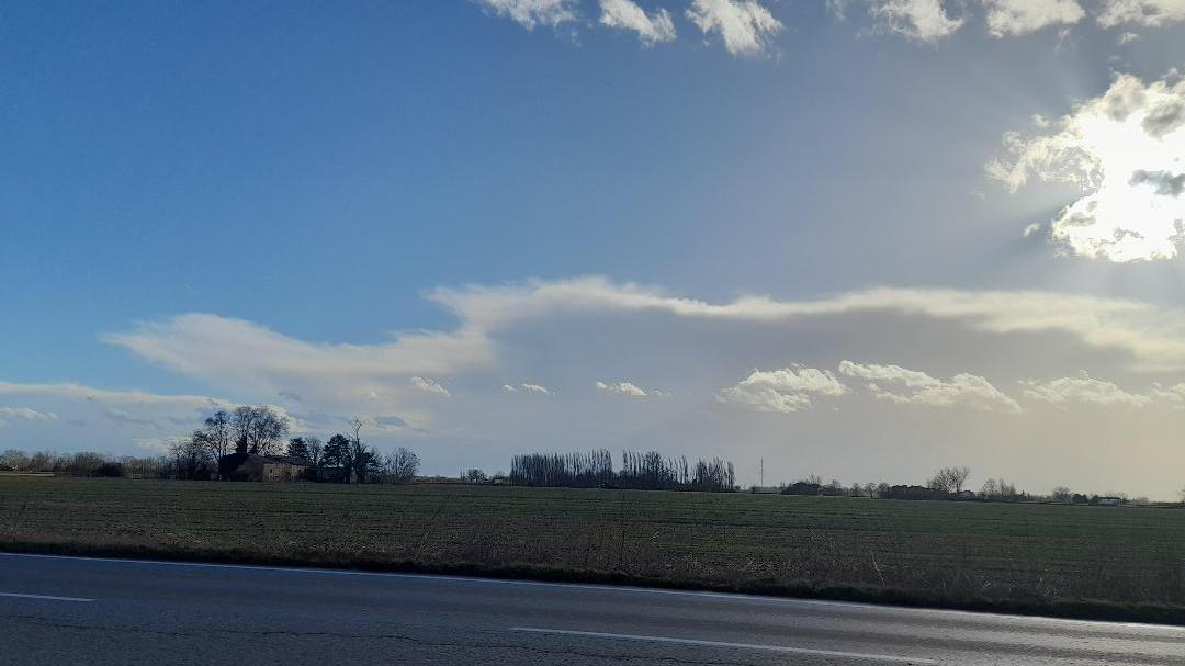 Un impianto a pannelli solari a Correggio: centrodestra e maggioranza divise