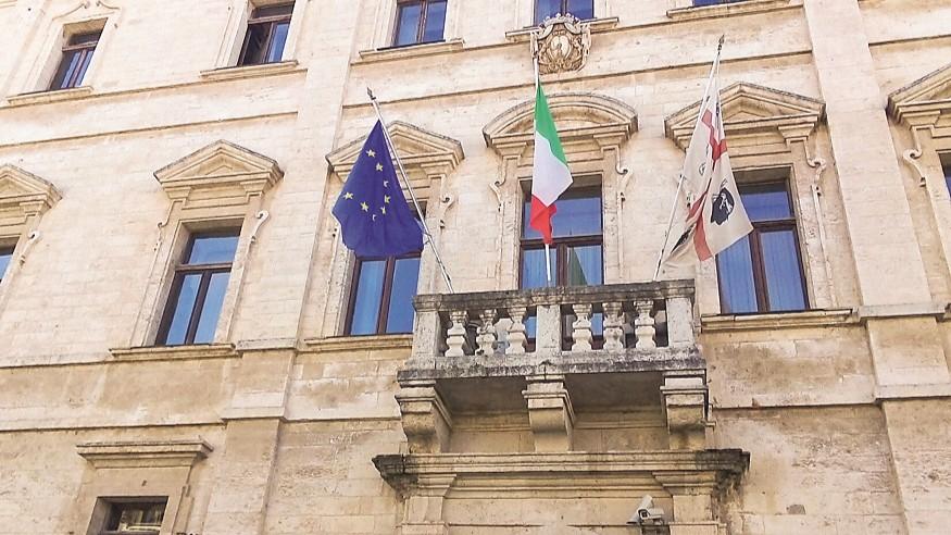 Sassari, il Comune riorganizza i settori e prepara il turn over dei dirigenti: ecco cosa cambia