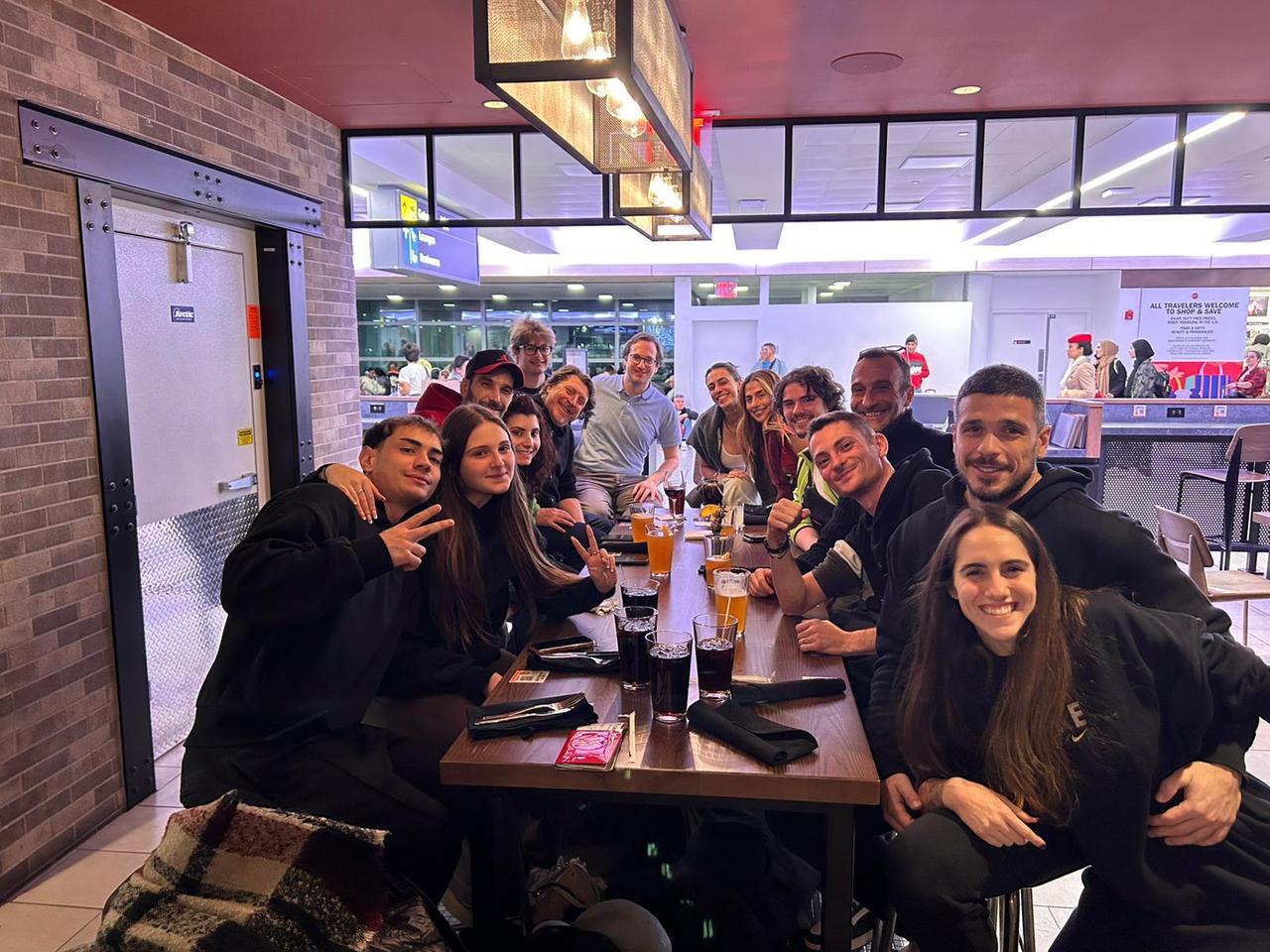 
	Il gruppo degli italiani rimasti bloccati a New York

