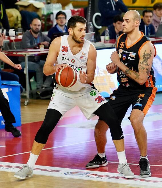 Ruvo abbatte l’airone 63-84. Sonora sconfitta per la Fabo Montecatini