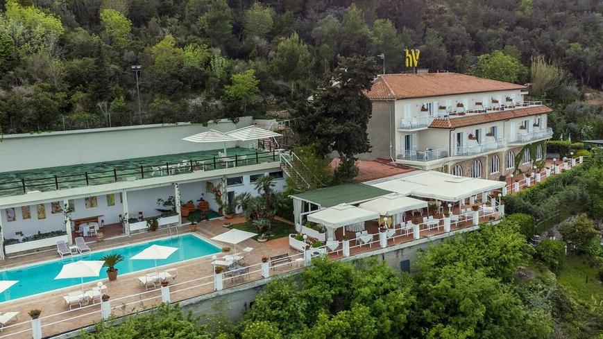 Argentario, andrà all’asta lo storico hotel Vittoria: il prezzo base