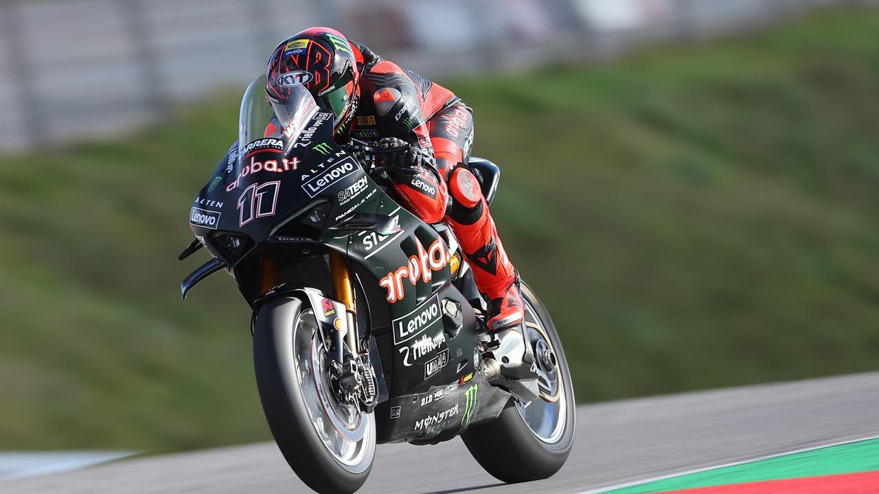 Motociclismo Sbk, Bulega già veloce nei primi test