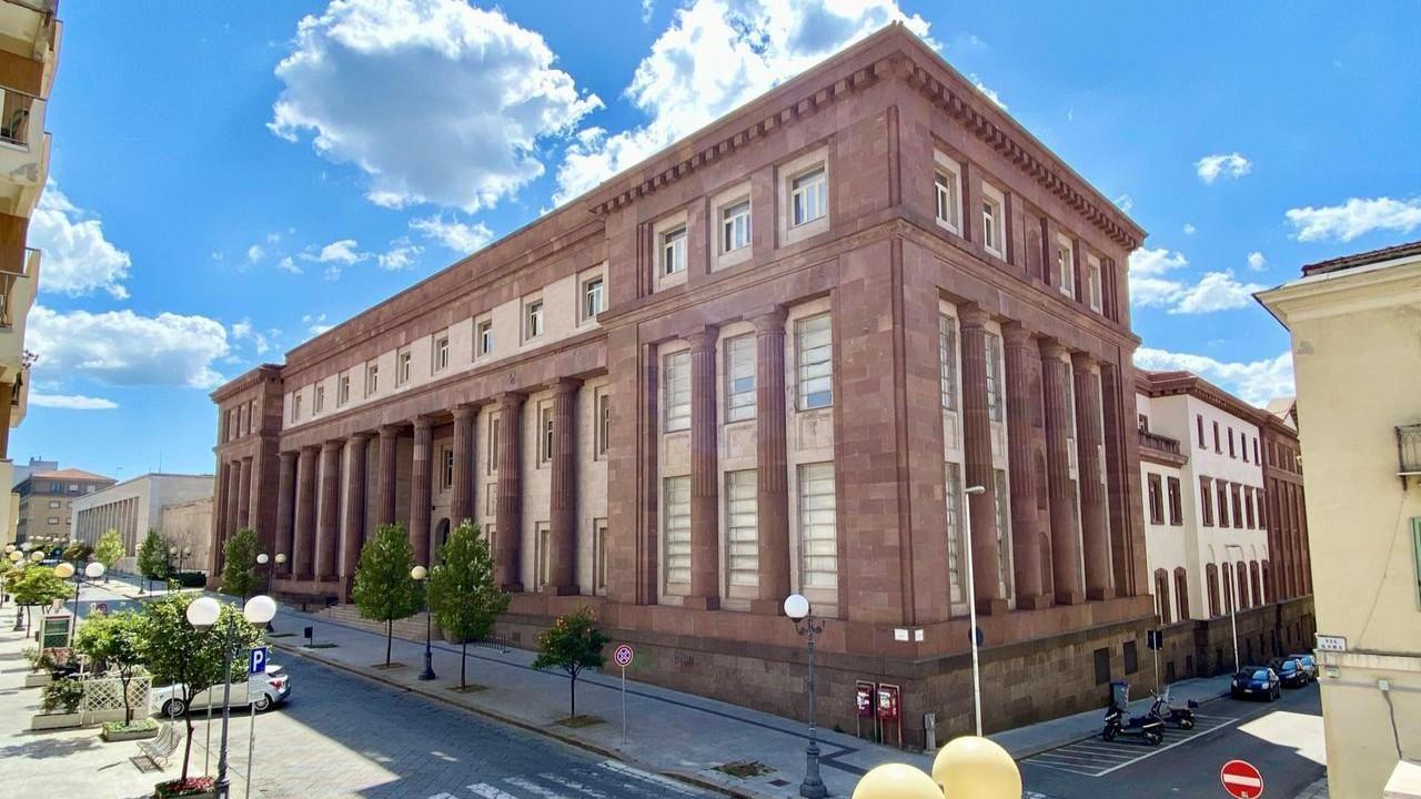 Spionaggio sui dati dell’ex governatore Christian Solinas, assolti i 7 dipendenti dell'Università di Sassari