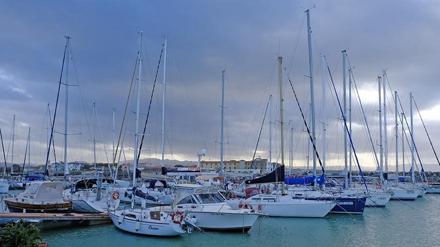 Il porto di Cecina (foto Falorni /Silvi)