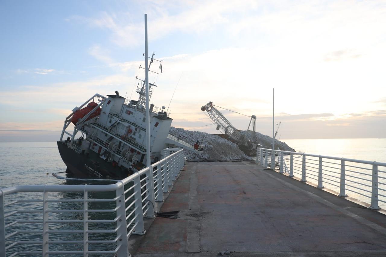 
	La nave vista da vicino (foto Cuffaro / Matelli)

