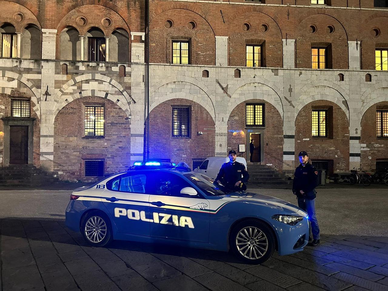 Lucca, ritrovata auto acquistata con un assegno falso: ecco come funziona la truffa