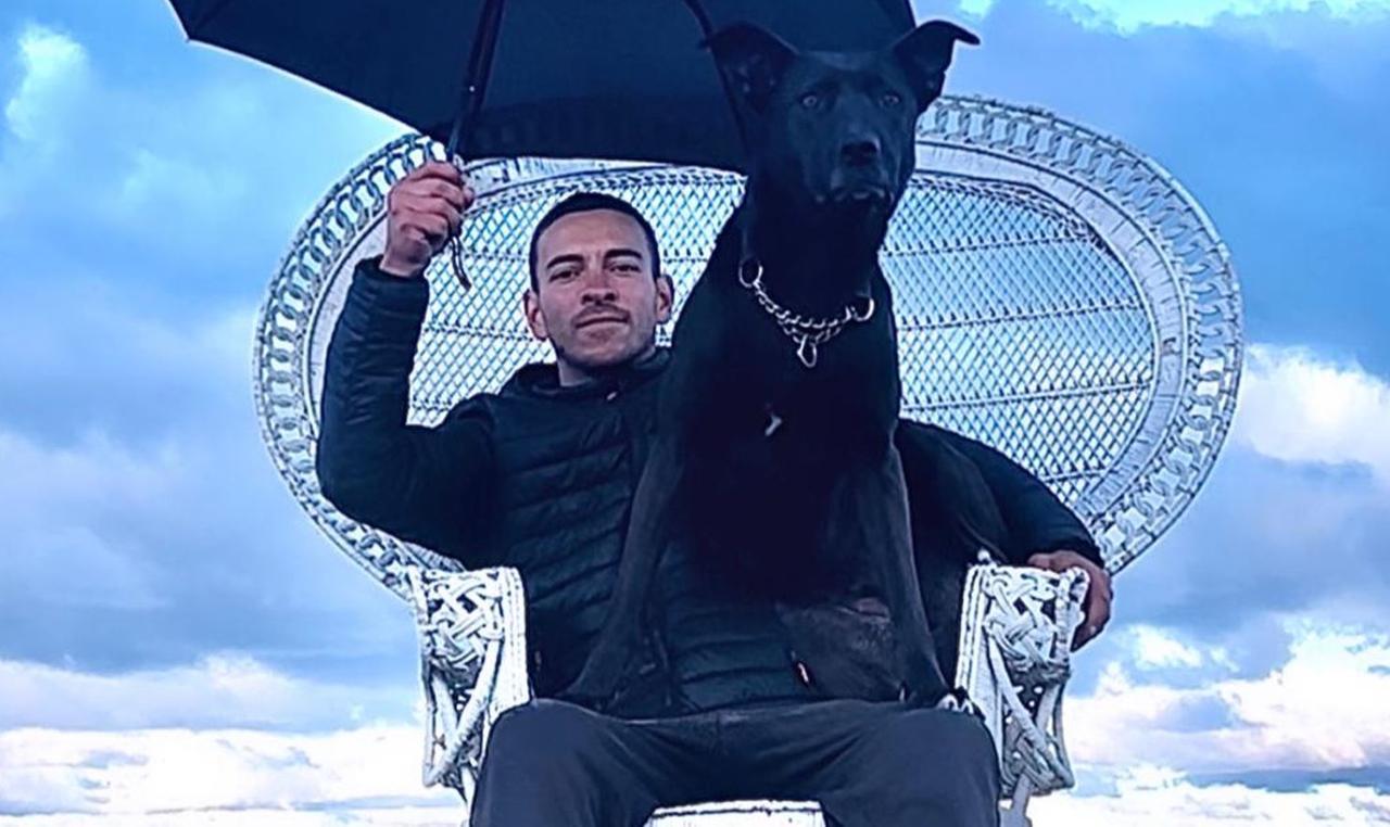 Il giro d’Italia di Valeriu e Shiva, tappa a Ferrara con la sua cagnolina