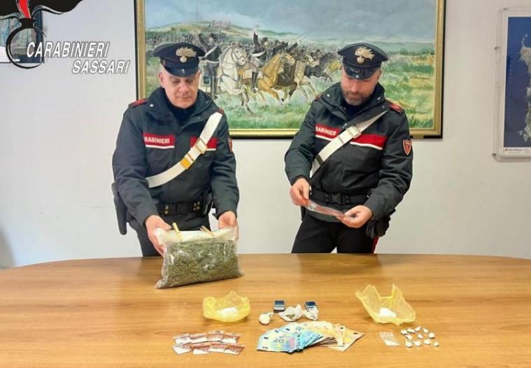 Cocaina e marijuana in casa: arrestati due giovani