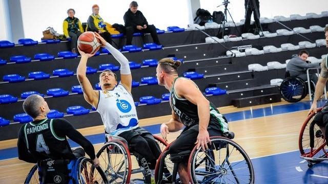Una fase di gioco della partita di oggi a Madrid tra l'<strong>Asinara Waves</strong> e il Santo Stefano