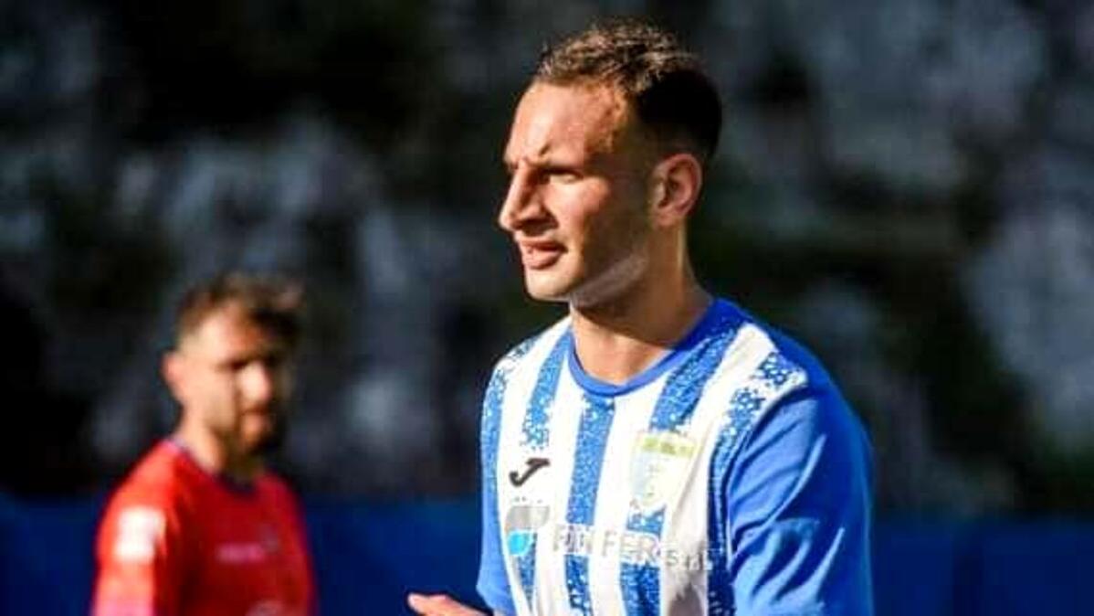 L'attaccante Francesco Iuliano