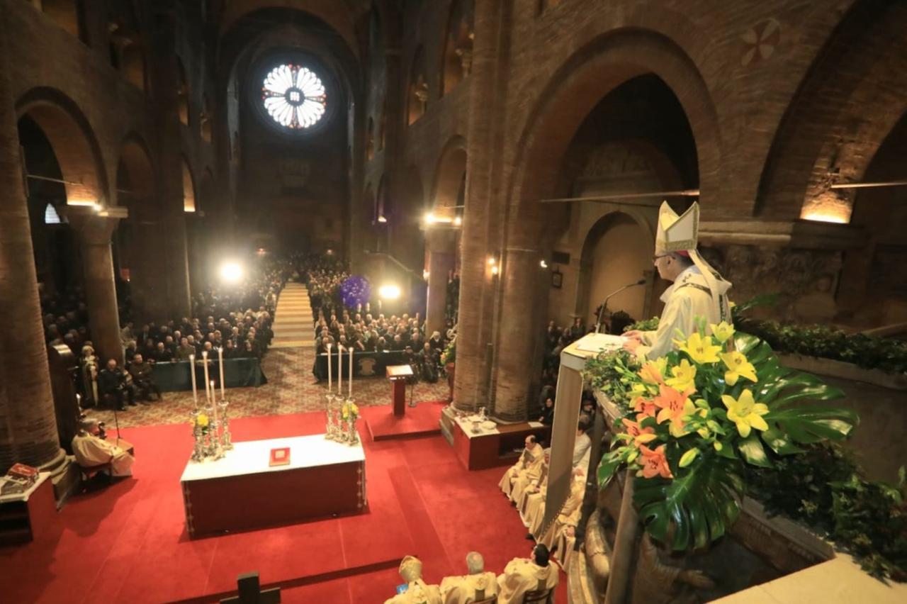 
	Il vescovo durante l'omelia della messa di San Geminiano in Duomo

