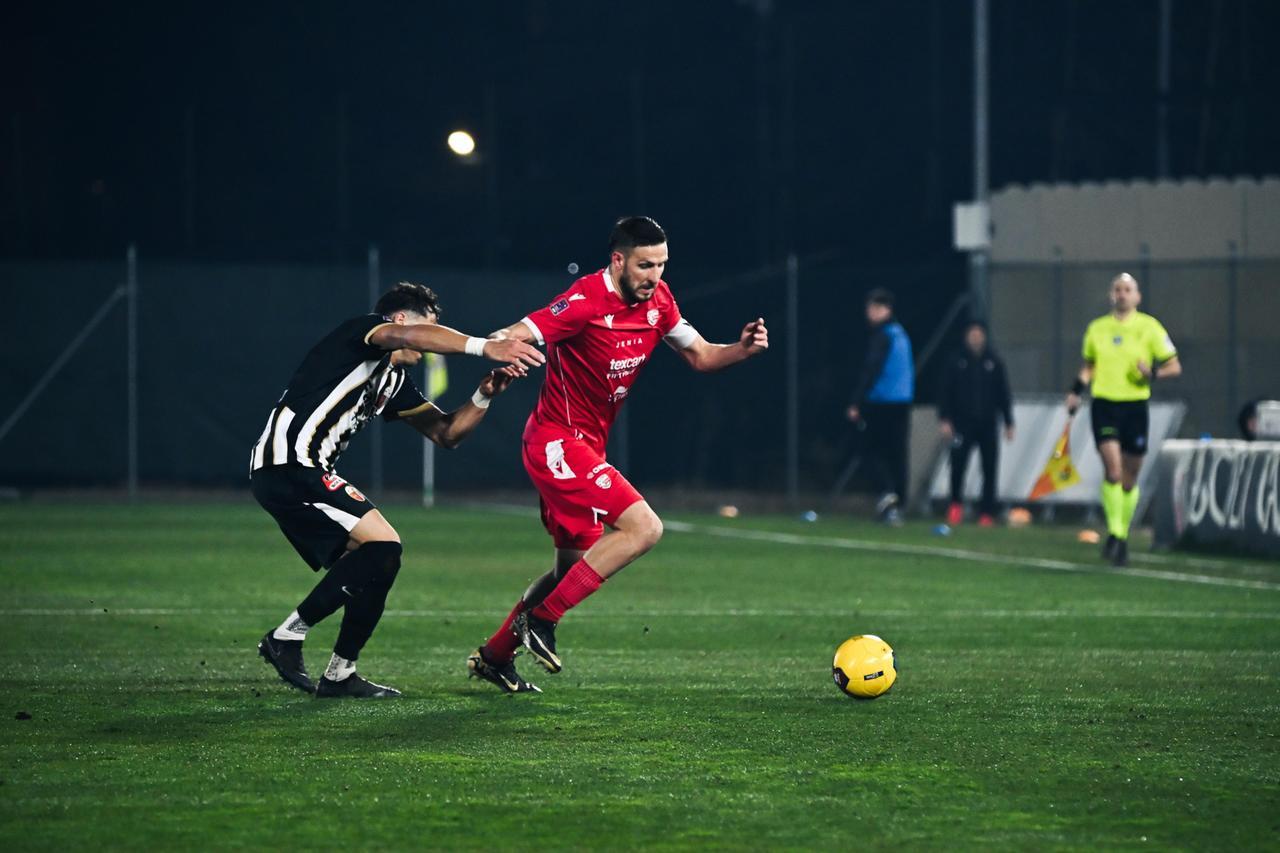 
	Un contrasto tra Ascoli e Carpi

