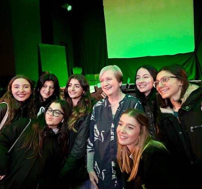 Dall'Irlanda al liceo Cecioni, Catherine Dunne tra gli studenti del "Cream Tea"