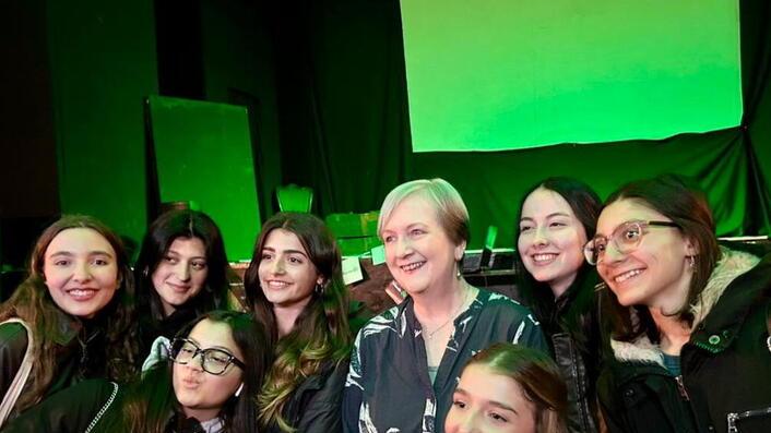Dall'Irlanda al liceo Cecioni, Catherine Dunne tra gli studenti del "Cream Tea"