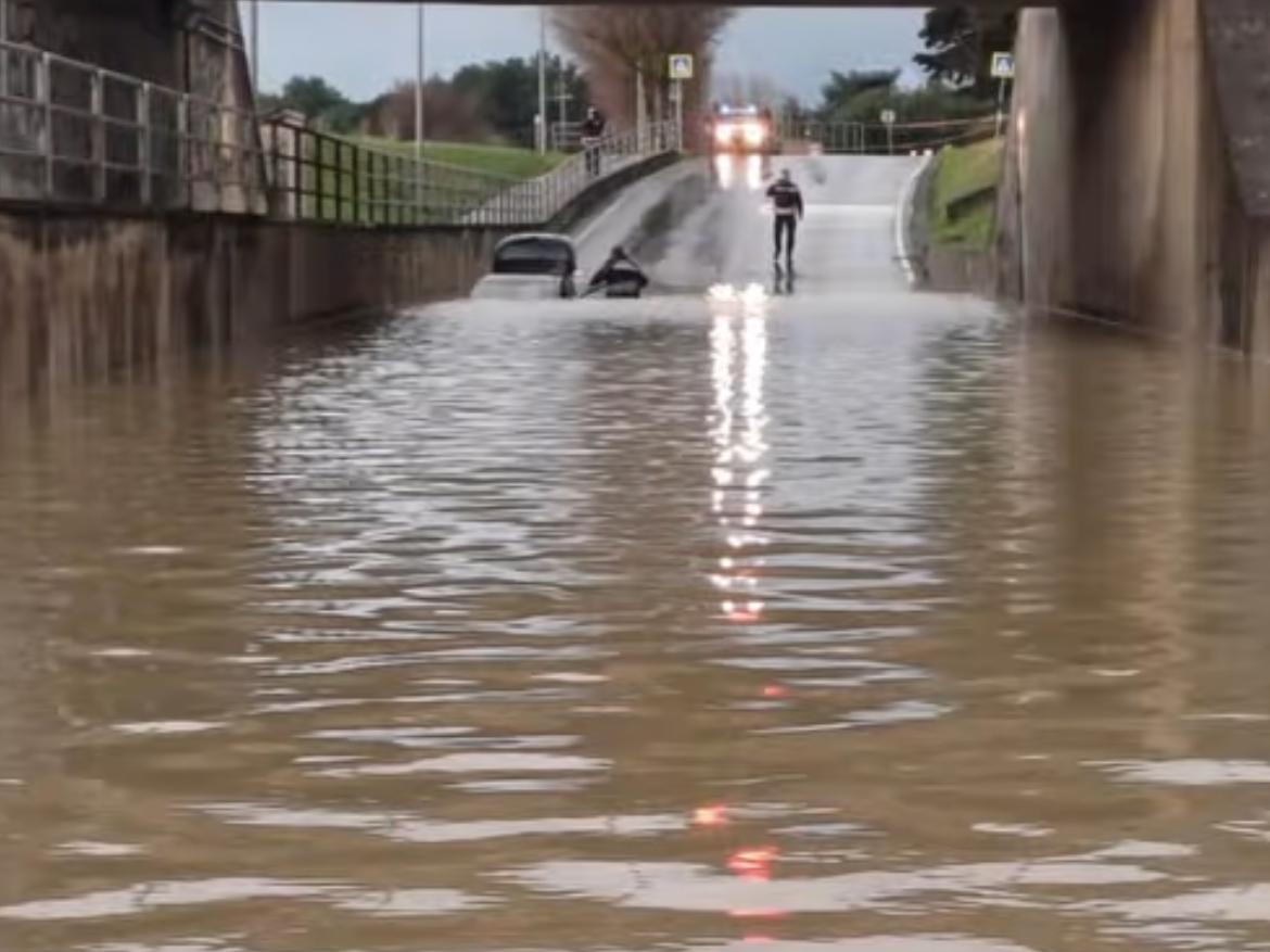 
	Allagamento al sottopasso di Cecina (dalla pagina della sindaca Burgalassi)

