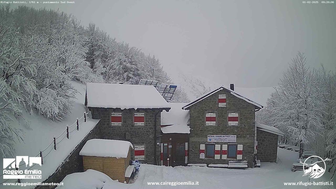 La neve torna a imbiancare le vette dell’Appennino reggiano