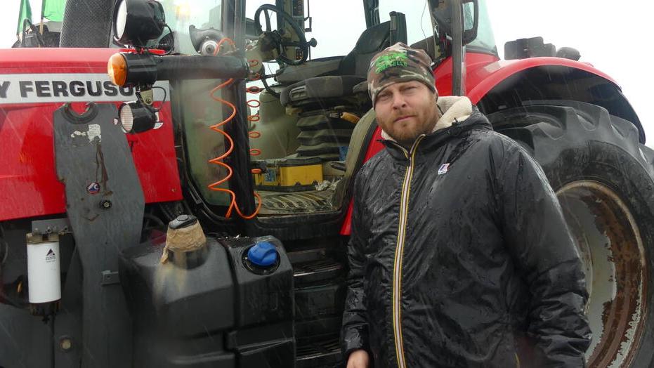 Il trattorista toscano spiega i perché della protesta degli agricoltori: «Stavolta non ci fermiamo, ci dispiace per gli automobilisti»<br>